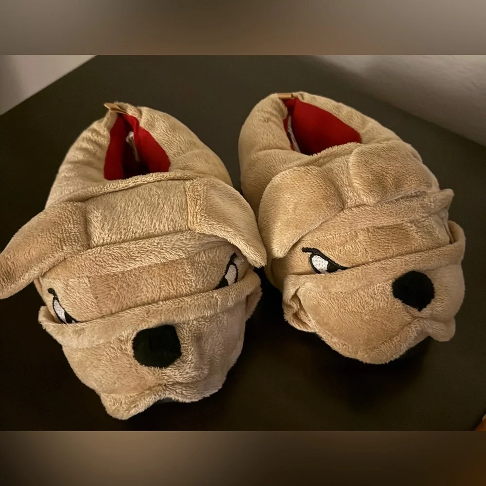 Wiggle Warms Bulldog Slippers | Big Kids XL (11–12) | Unisex Plush House Shoes